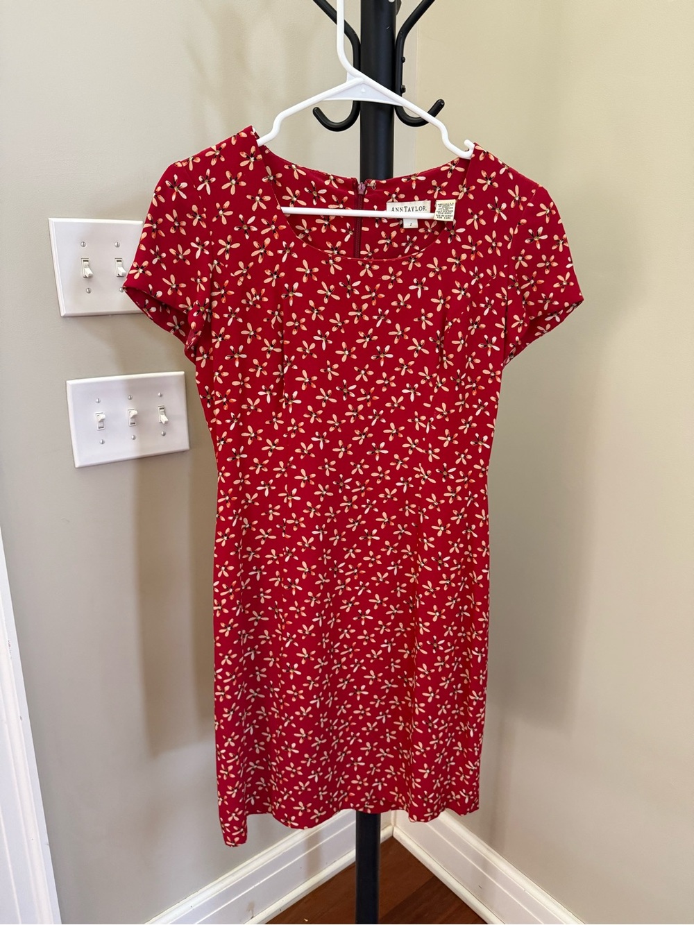 Ann Taylor Vintage Red Floral Cap-Sleeve Sheath Dress